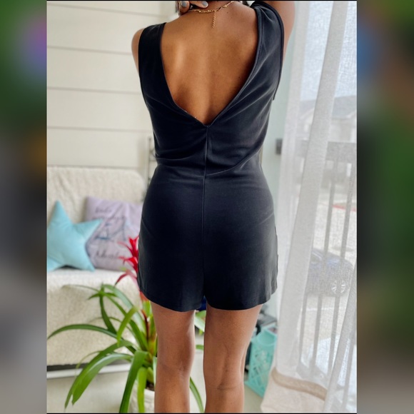 Kendall and Kylie Romper Shorts XS - Picture 6 of 8